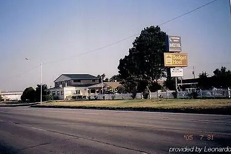 Budget Host Moon Mist Motel